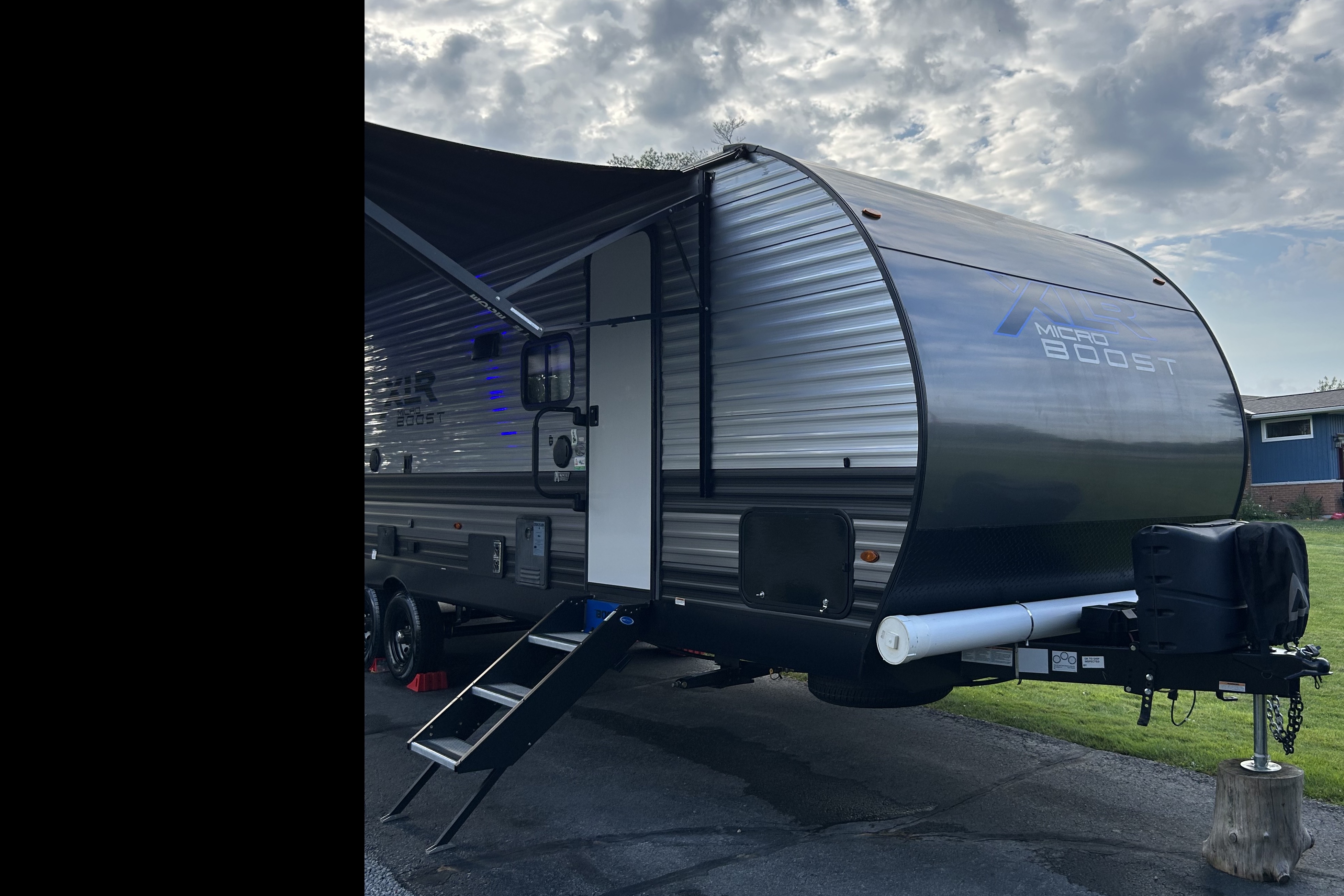 William's Forest River XLR microboost 27 LRLE Toy Hauler