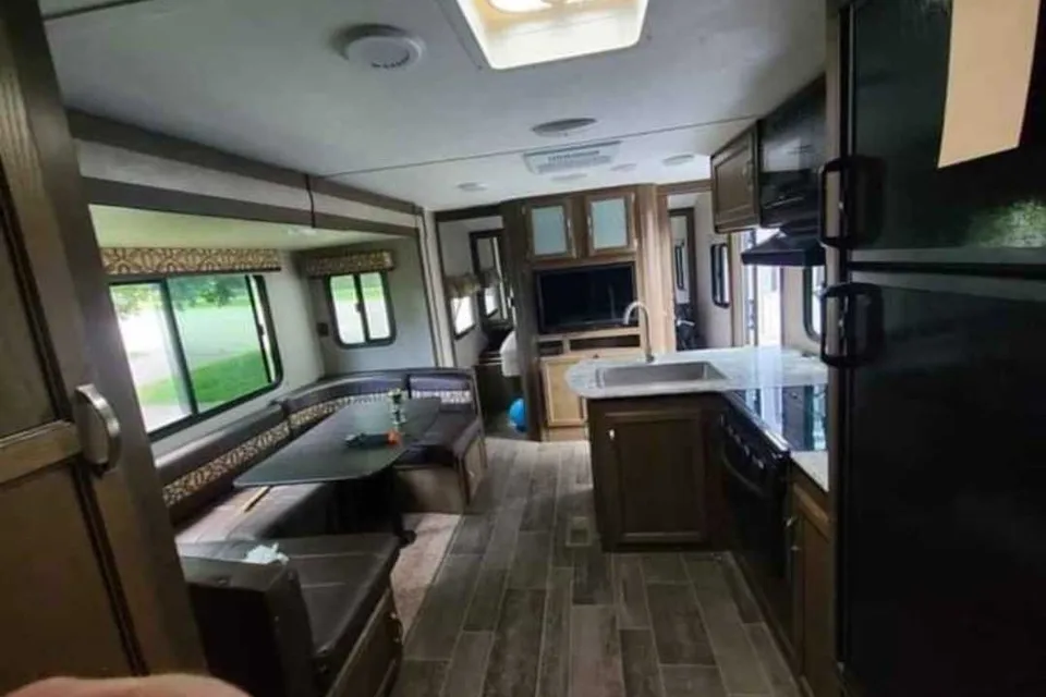 2018 Keystone Bullet Ultra - Camplife RV rentals 