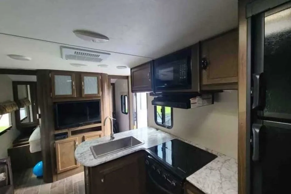 2018 Keystone Bullet Ultra - Camplife RV rentals 