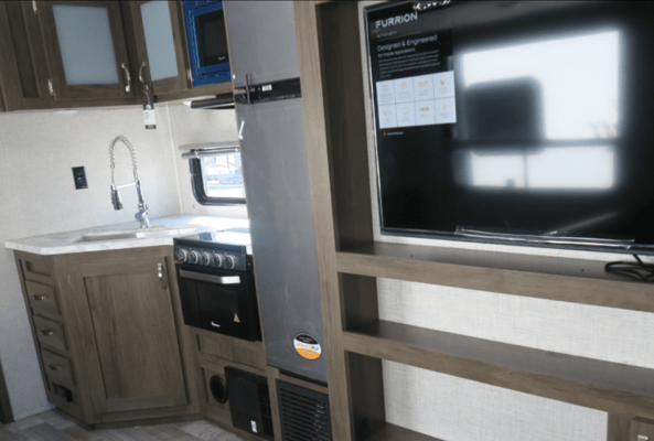 Modern and comfortable East to West 281BH Travel Trailer