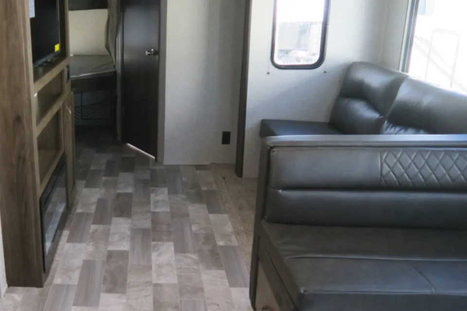 Modern and comfortable East to West 281BH Travel Trailer