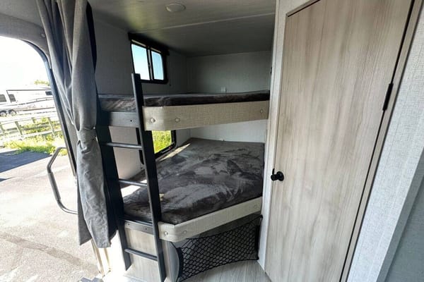 Modern and comfortable East to West 281BH Travel Trailer