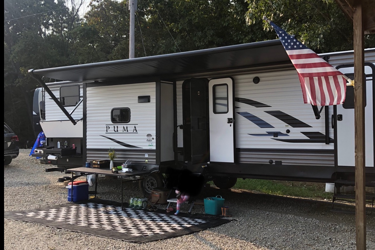 Family Travel Trailer w/TWO full bathrooms!