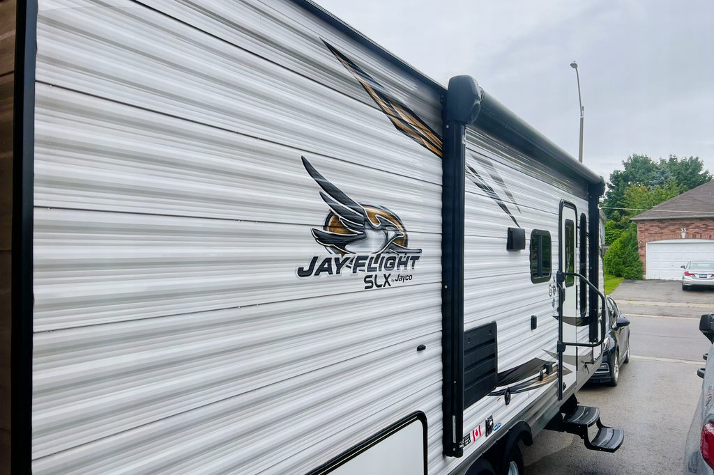 Greg and Joanna’s 2020 Jayflight 22’ bunkie 