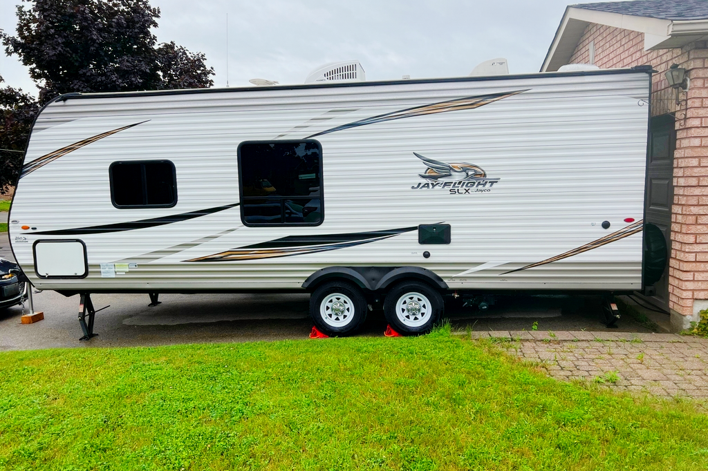 Greg and Joanna’s 2020 Jayflight 22’ bunkie 
