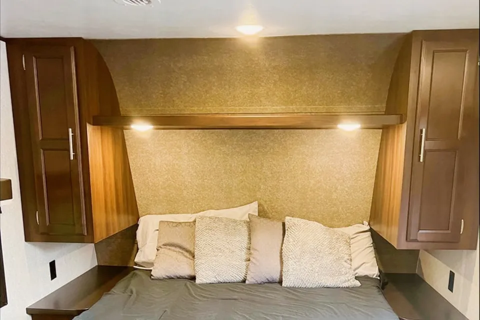 Greg and Joanna’s 2020 Jayflight 22’ bunkie 