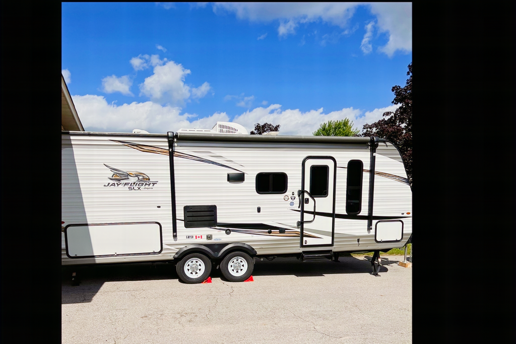 Greg and Joanna’s 2020 Jayflight 22’ bunkie 