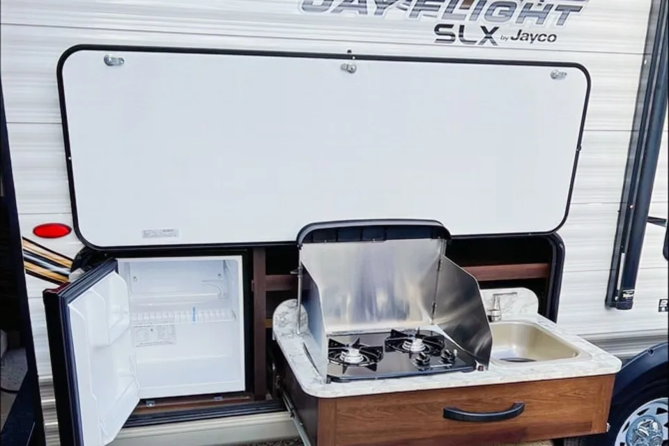 Greg and Joanna’s 2020 Jayflight 22’ bunkie 
