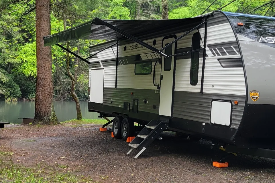 Dutchman Aspen Trail travel trailer