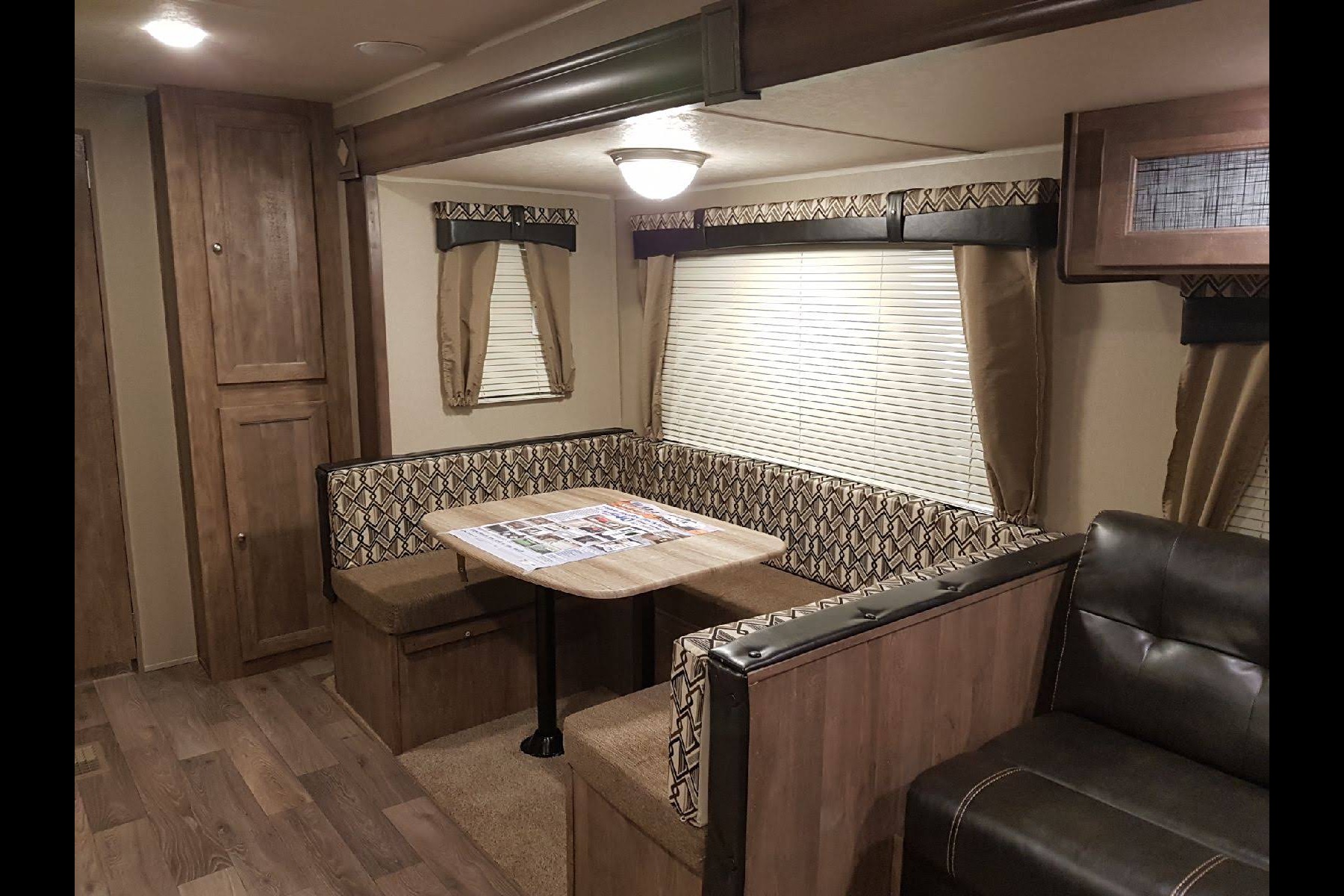 Little’s Puma 30dbsc Camper