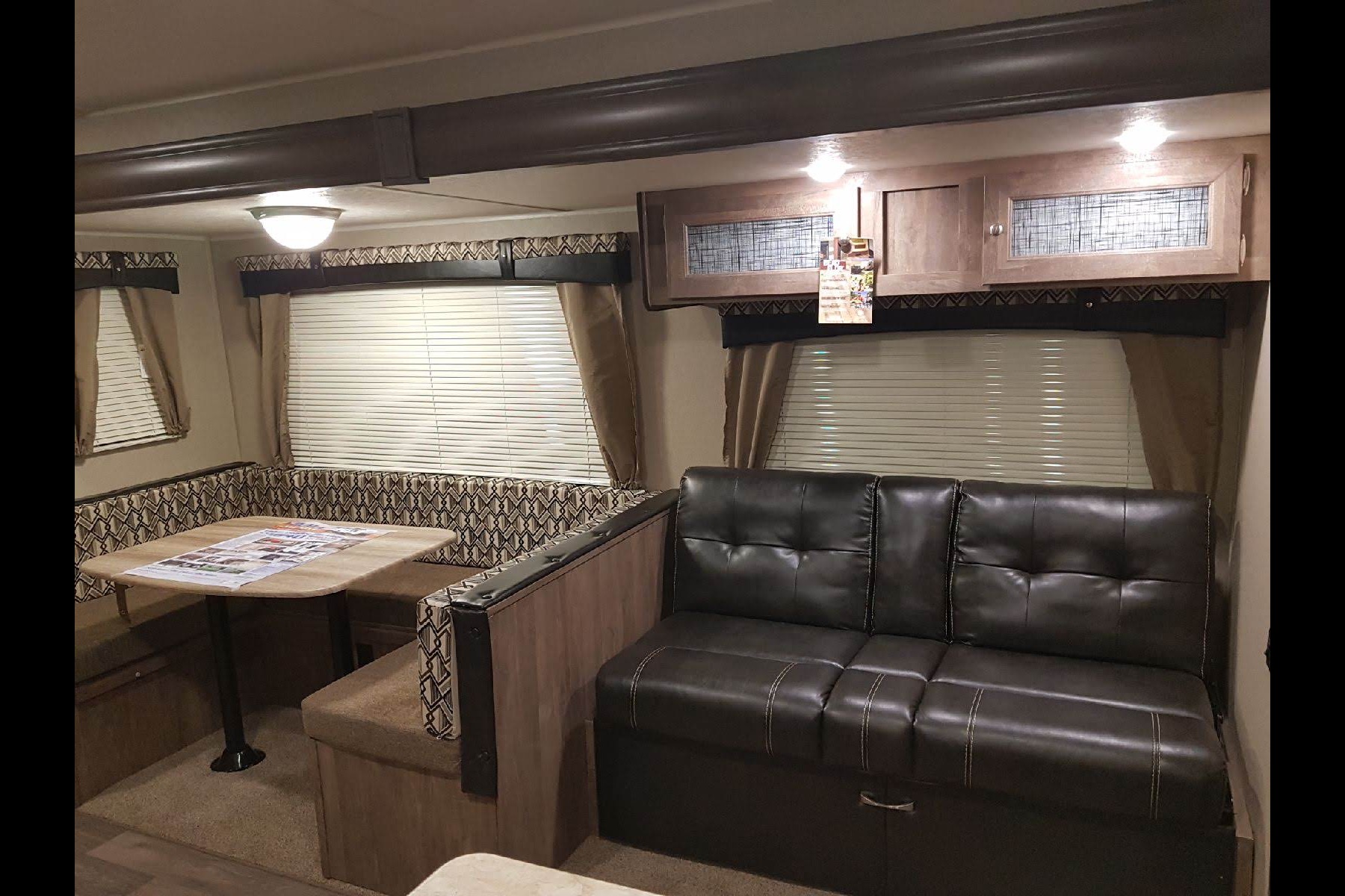 Little’s Puma 30dbsc Camper