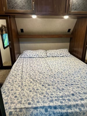 The Hutchins' Palomino 312TSQBK Travel Trailer
