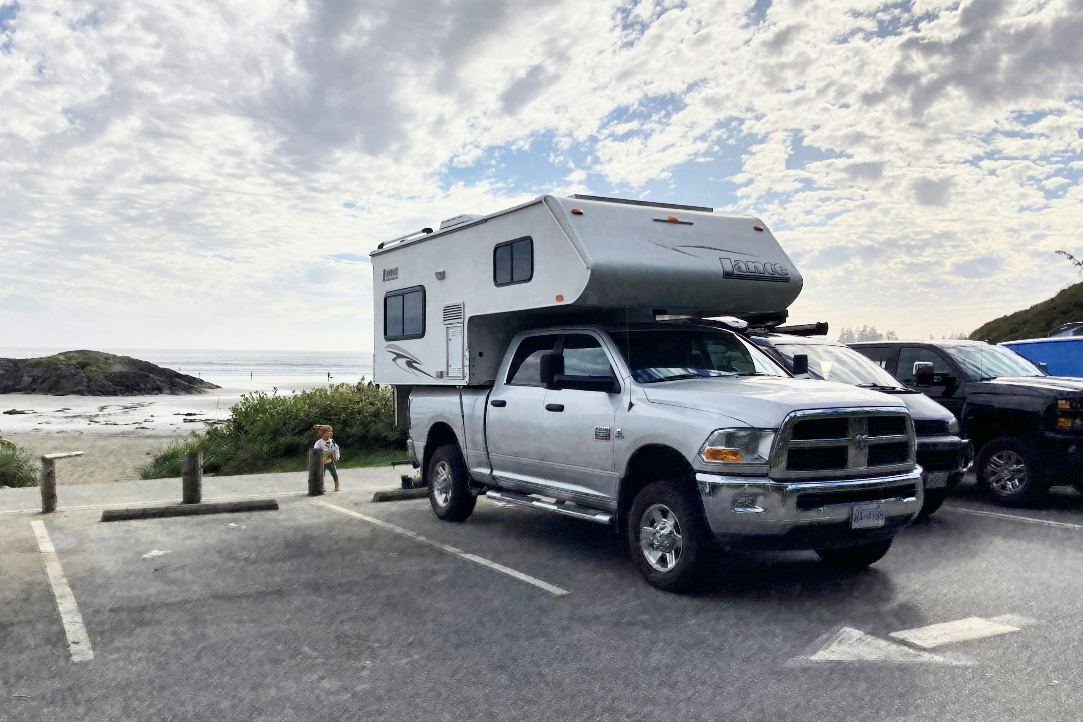 4x4 RAM 3500 with Lance Truck Camper (STARLINK INTERNET)