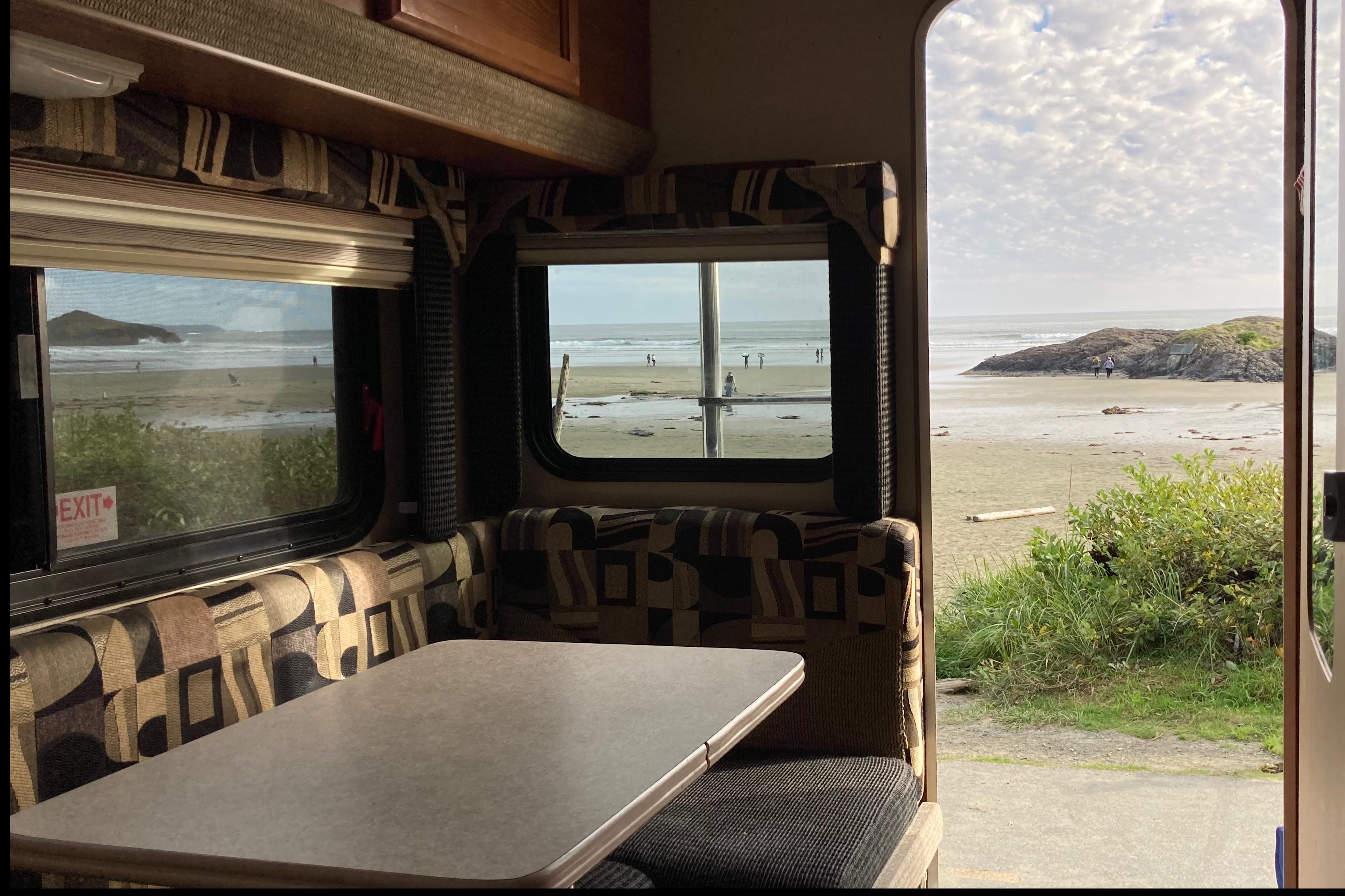 4x4 RAM 3500 with Lance Truck Camper (STARLINK INTERNET)