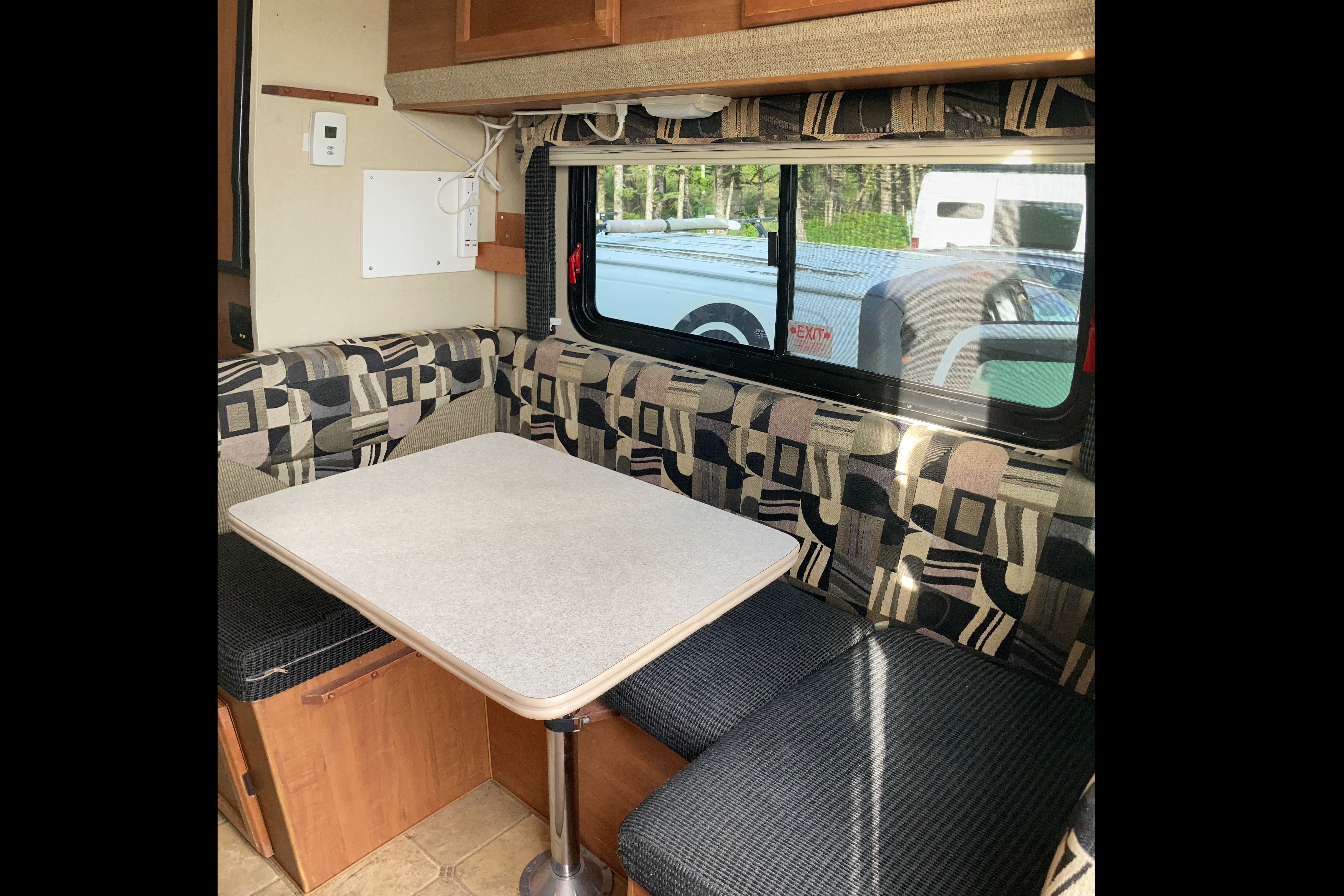 4x4 RAM 3500 with Lance Truck Camper (STARLINK INTERNET)