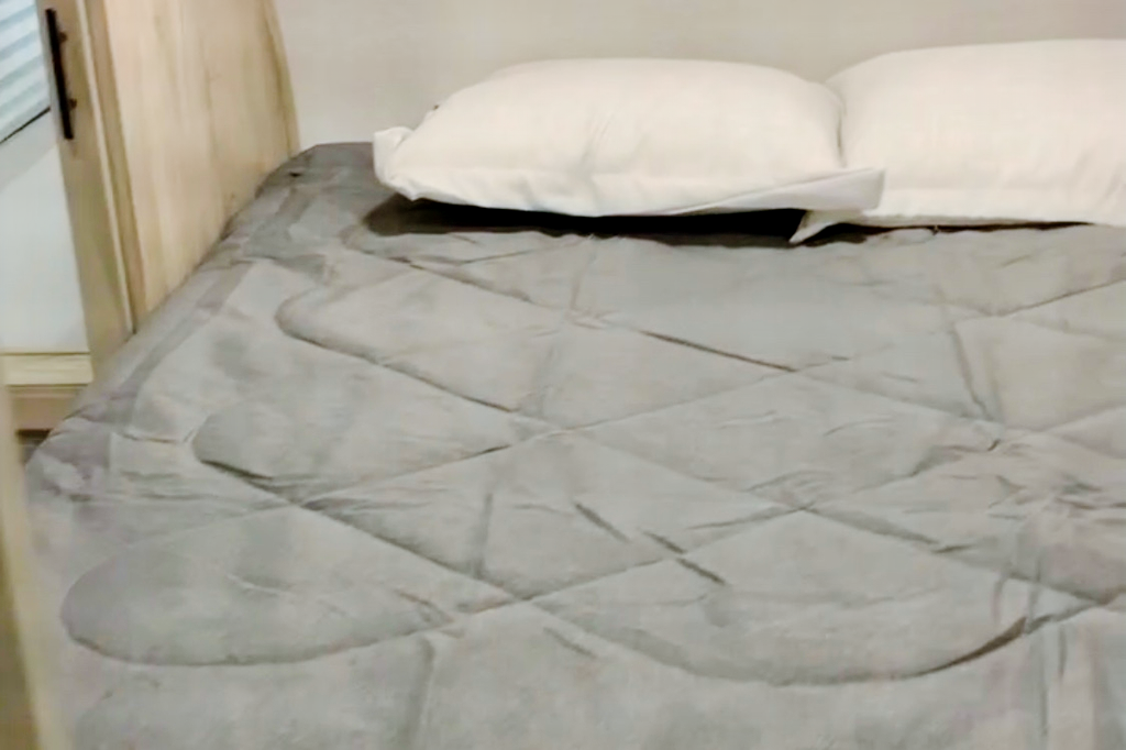 Lisa’s Family Fun Camping Adventures! 2021- Sleeps 8 Comfortably!