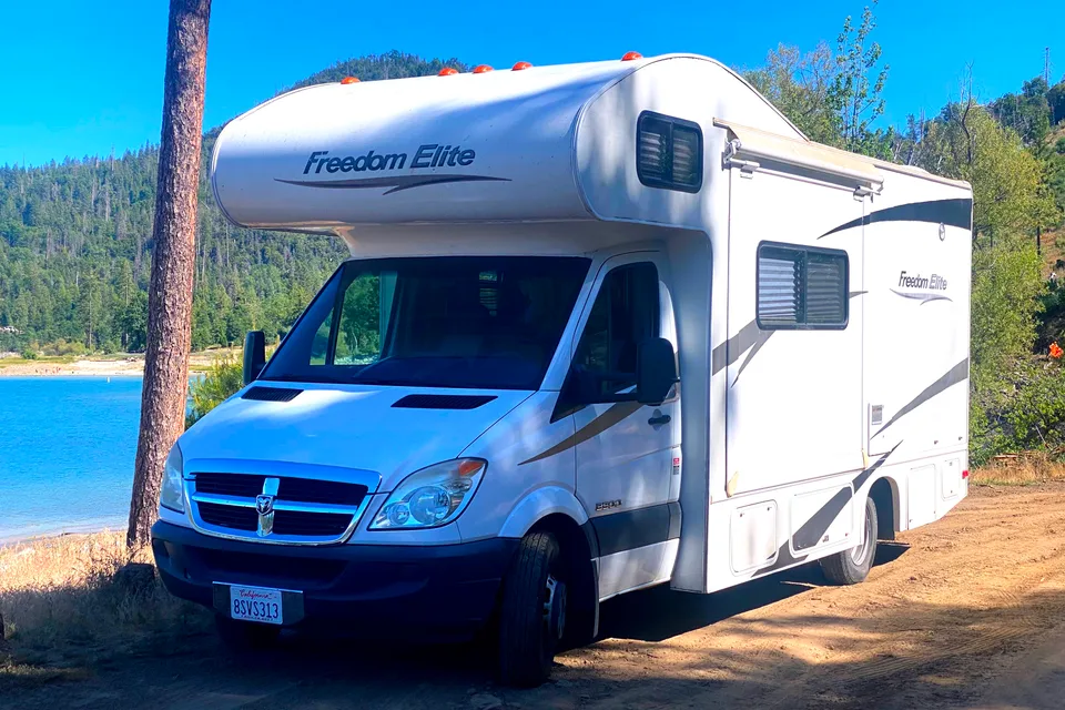 Travis's Thor Freedom Elite Mercedes Sprinter Diesel Class C