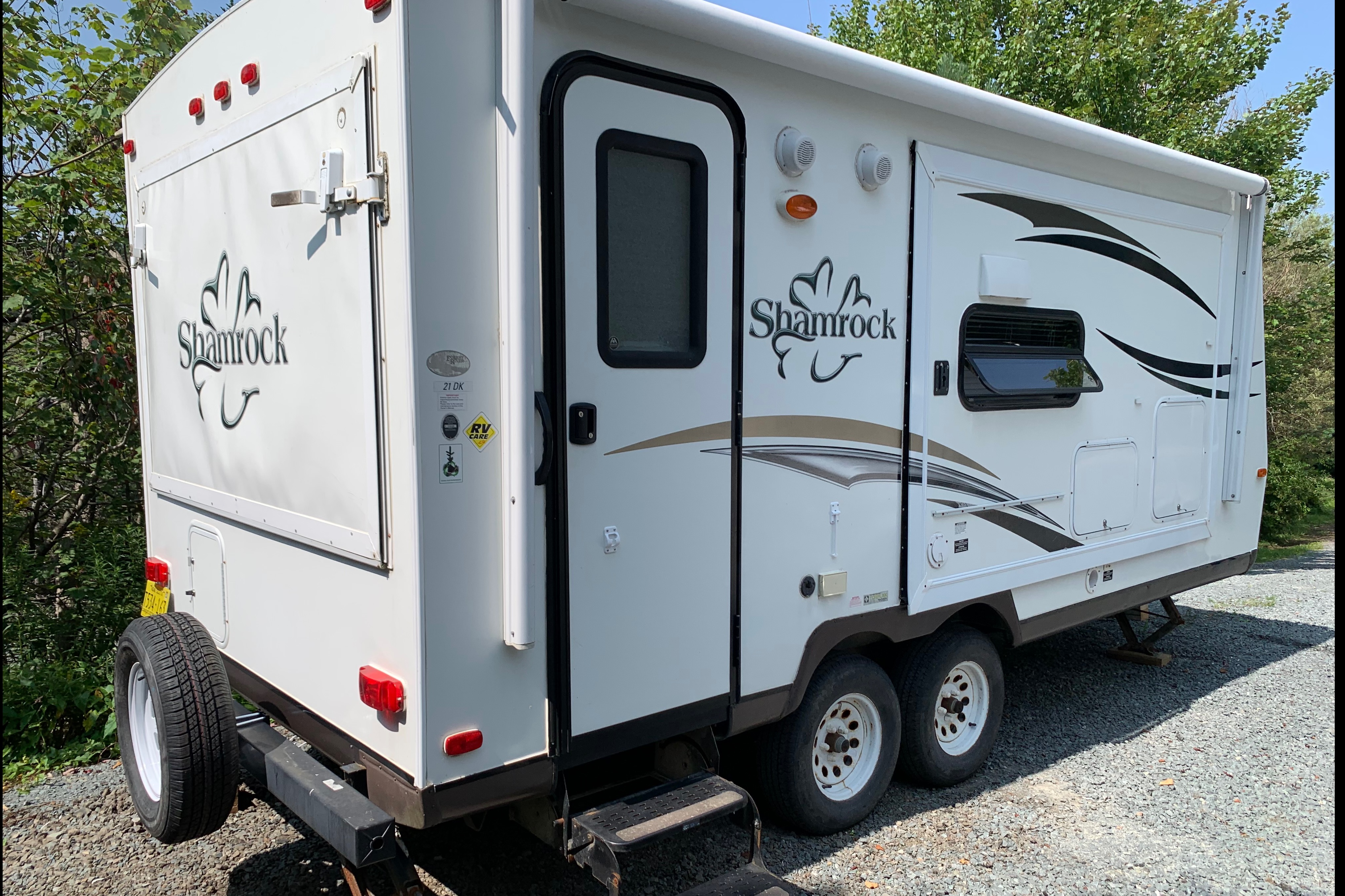 Wild Shamrock Adventurer