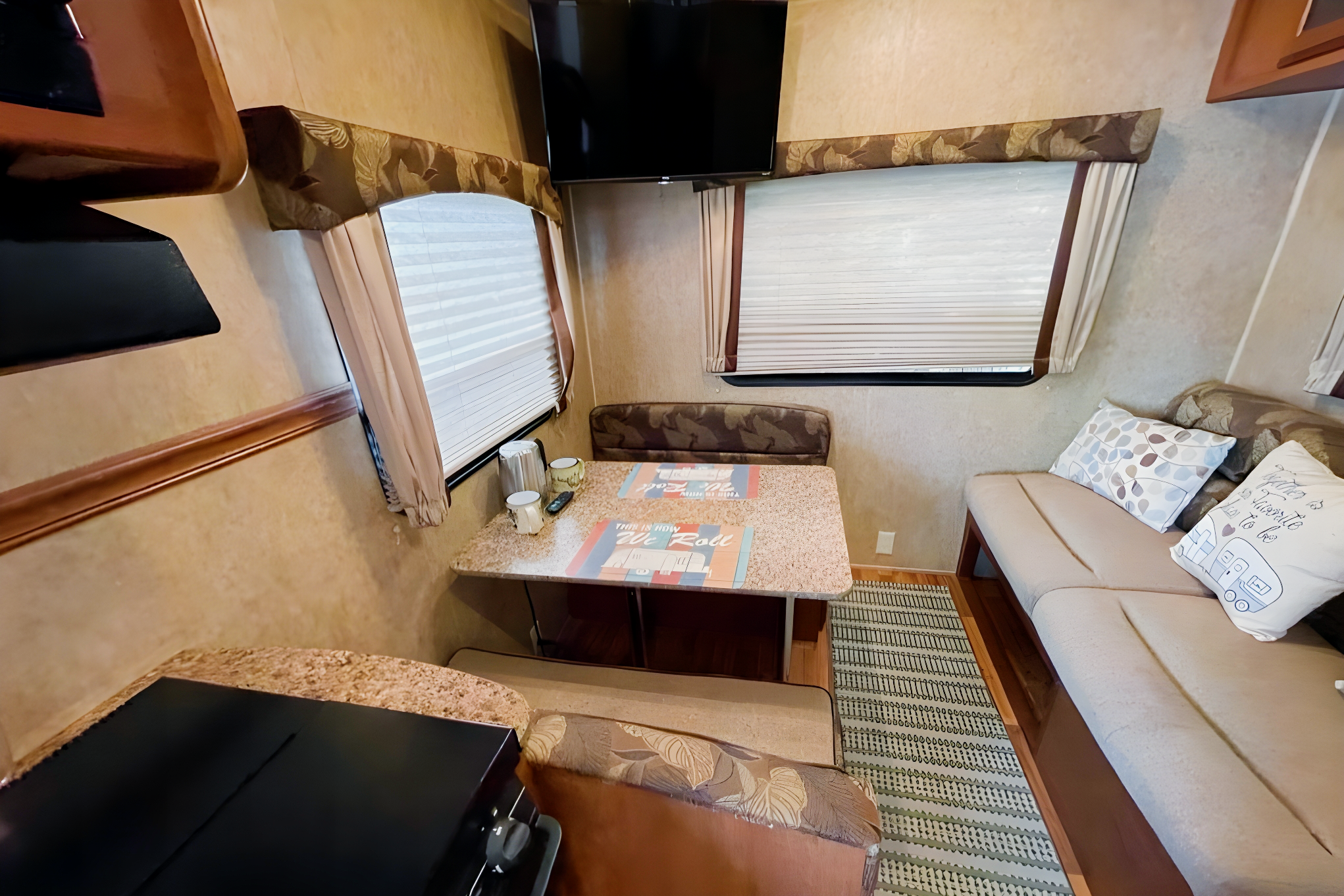 Liz and Steven's Dutchmen Coleman  Travel Trailer