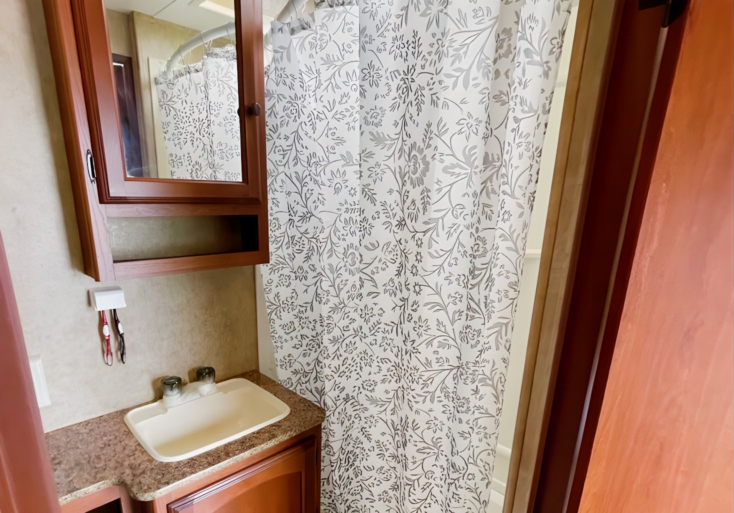Liz and Steven's Dutchmen Coleman  Travel Trailer
