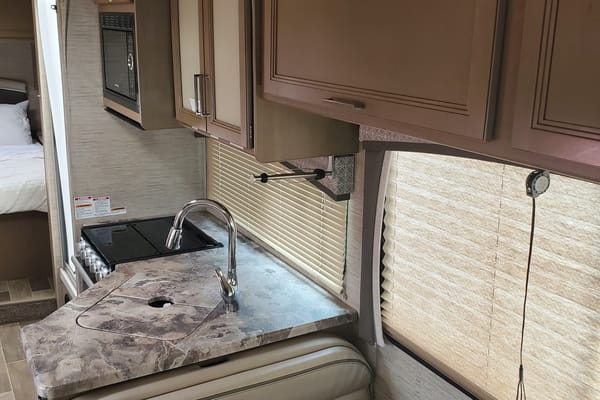 Queenie's RV BnB