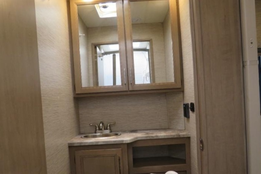 Queenie's RV BnB 