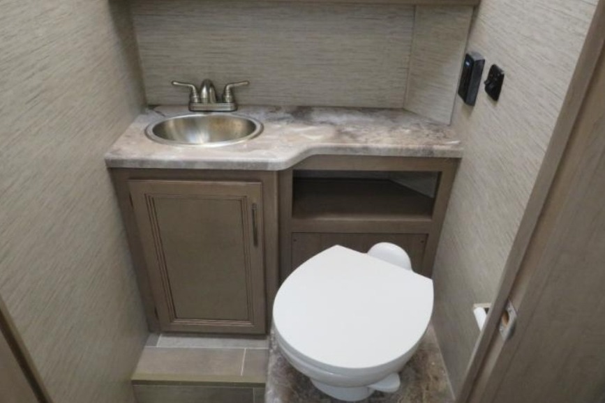 Queenie's RV BnB 