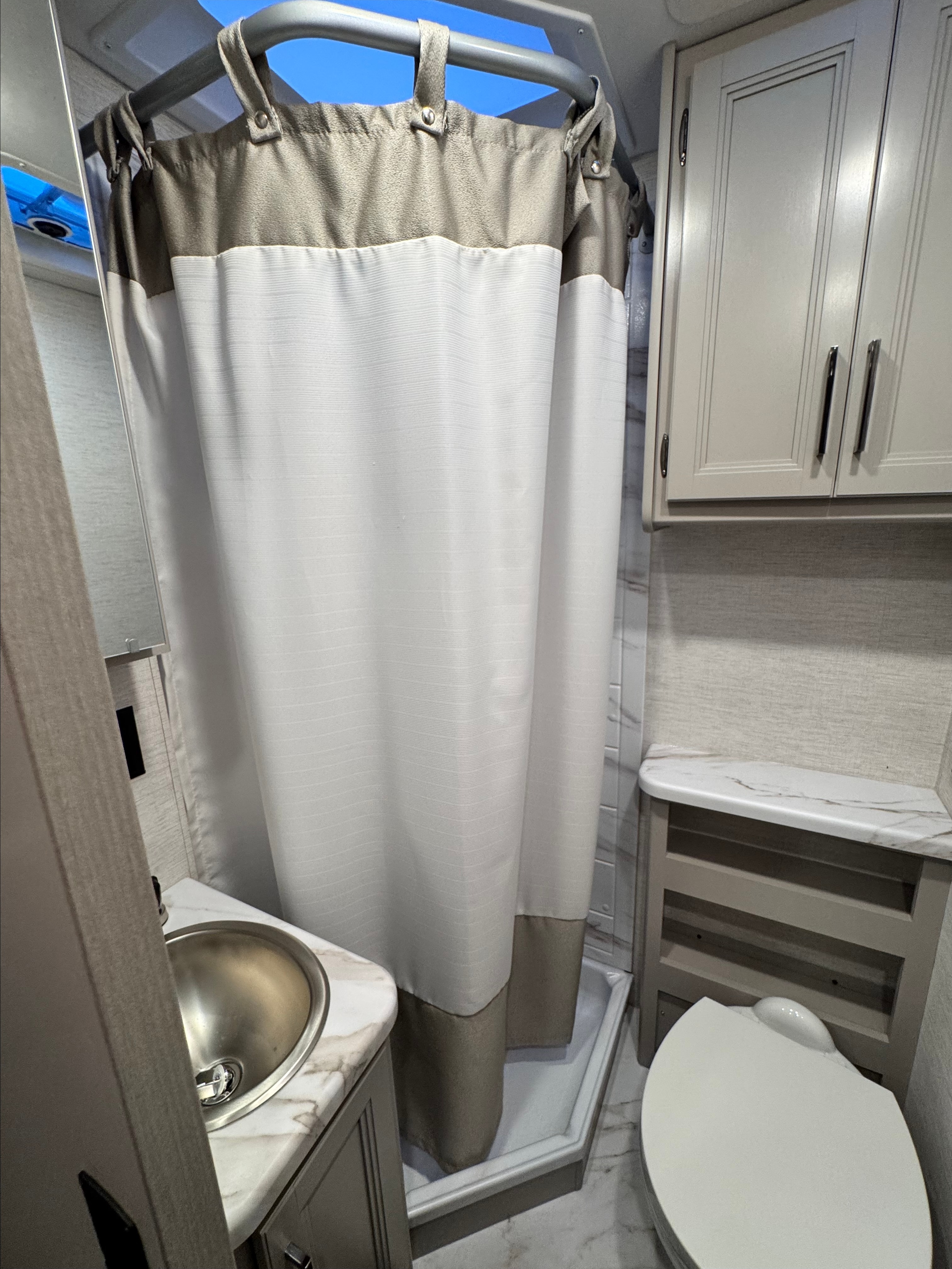 2025 Thor Four Winds | Family-Friendly | Fully Stocked | Easy to Drive
