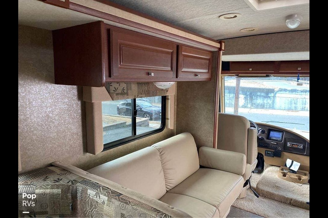 RV by the Lake - Canyon View