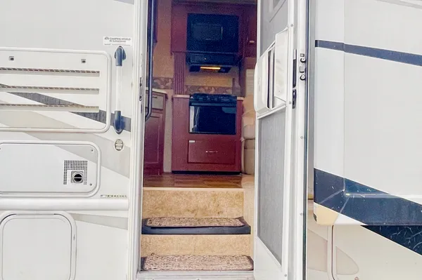Easy to Drive Everything Included 2007 Four Winds