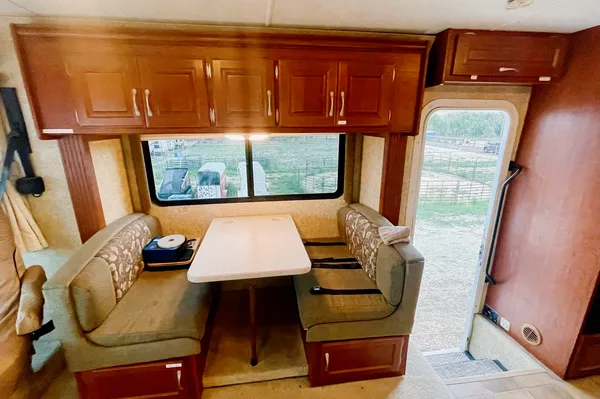 Easy to Drive Everything Included 2007 Four Winds