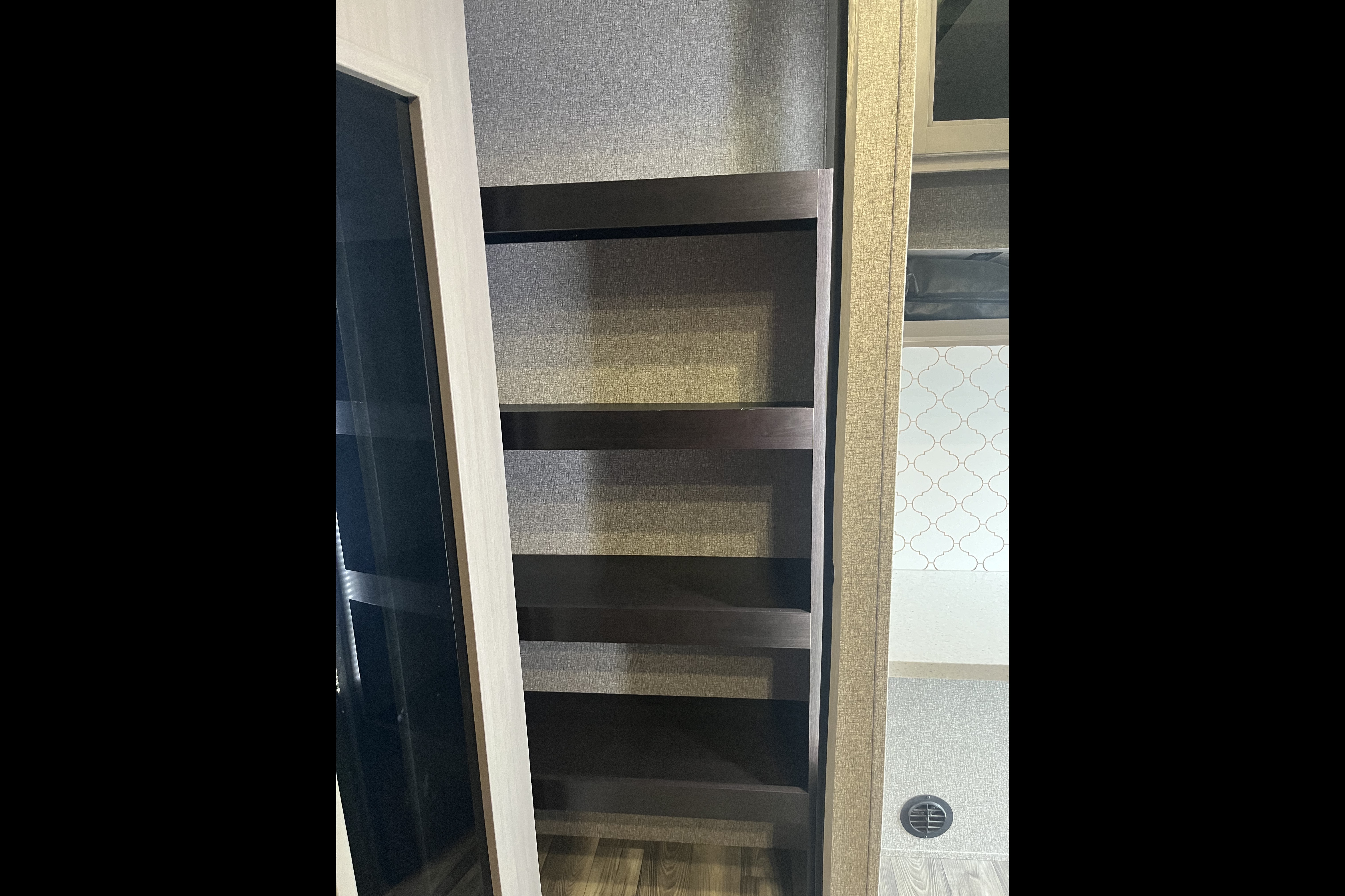 Teela's Highland Ridge RV Mesa Ridge XLT Fifth Wheel