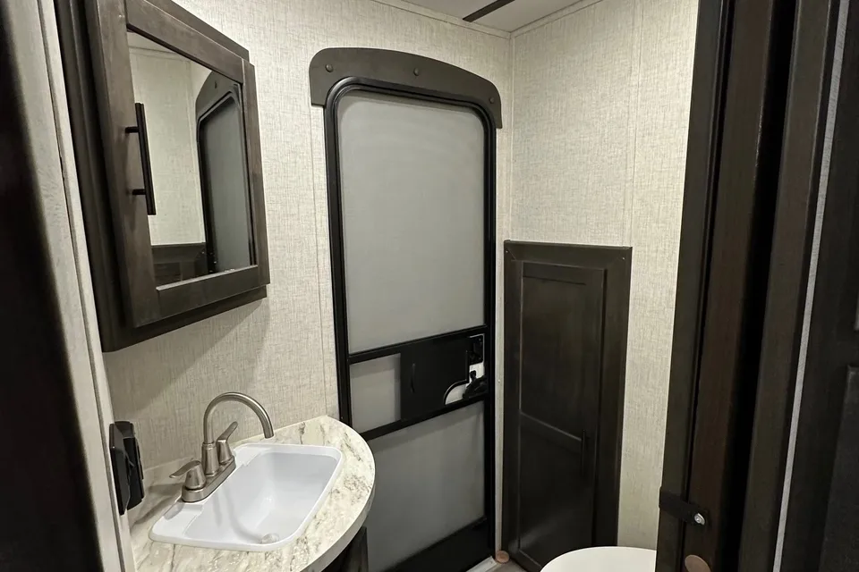 2022 Cruiser Aire 33BHB - Big Family RV Rentals