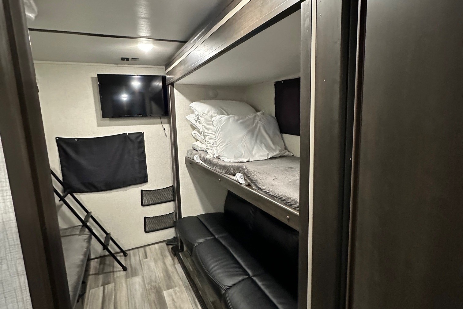 2022 Cruiser Aire 33BHB - Big Family RV Rentals