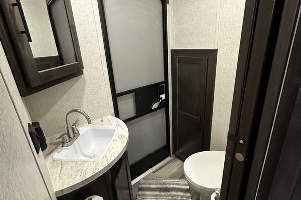 2022 Cruiser Aire 33BHB - Big Family RV Rentals