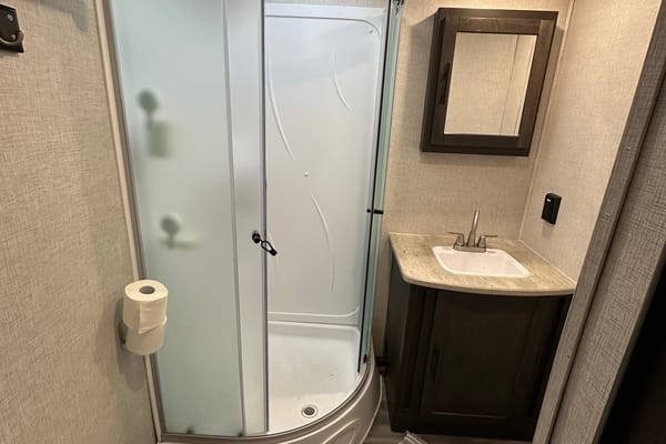 2022 Cruiser Aire 33BHB - Big Family RV Rentals