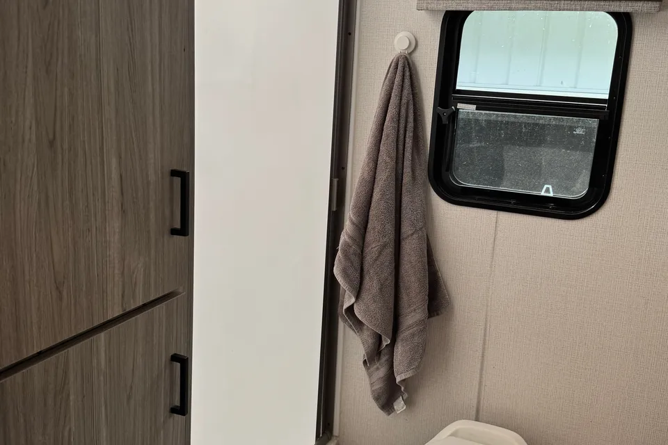 D&K Keystone 2400 RB Travel Trailer