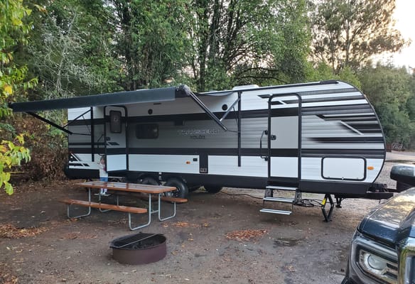 2021 Grand Design Xplor 265 bunk house family/pet friendly
