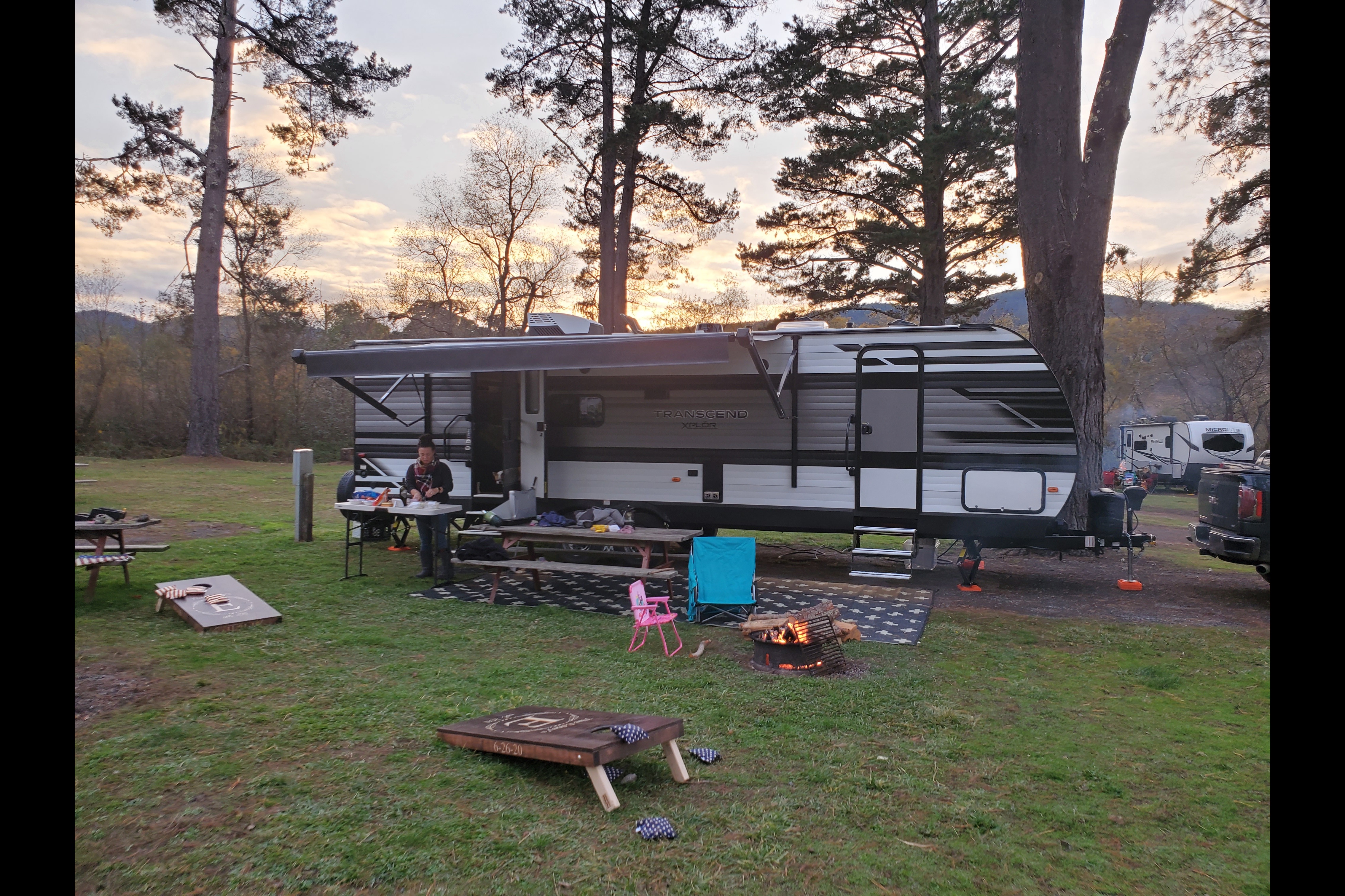 2021 Grand Design Xplor 265 bunk house family/pet friendly