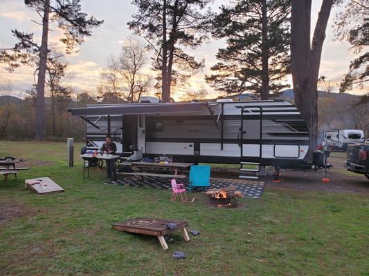 2021 Grand Design Xplor 265 bunk house family/pet friendly