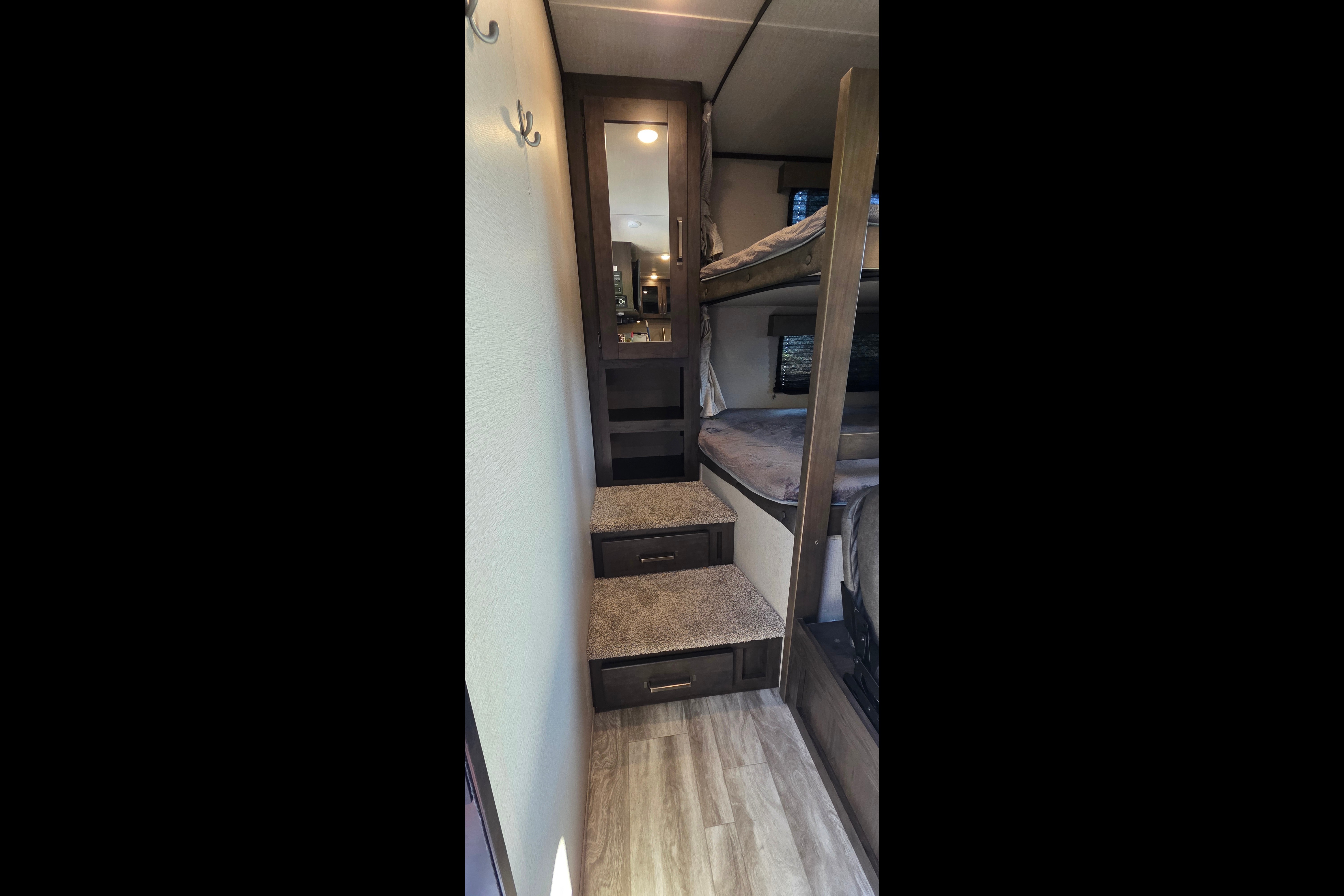 2021 Grand Design Xplor 265 bunk house family/pet friendly
