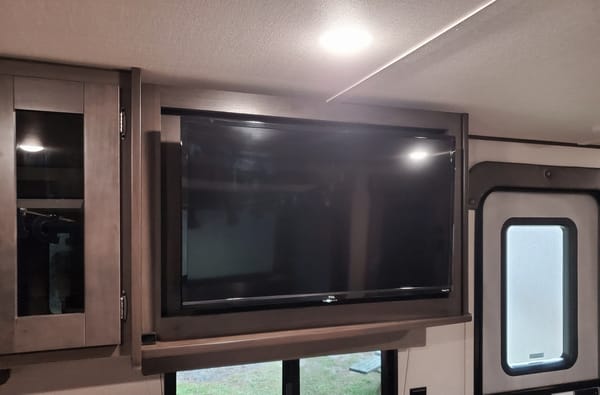 2021 Grand Design Xplor 265 bunk house family/pet friendly