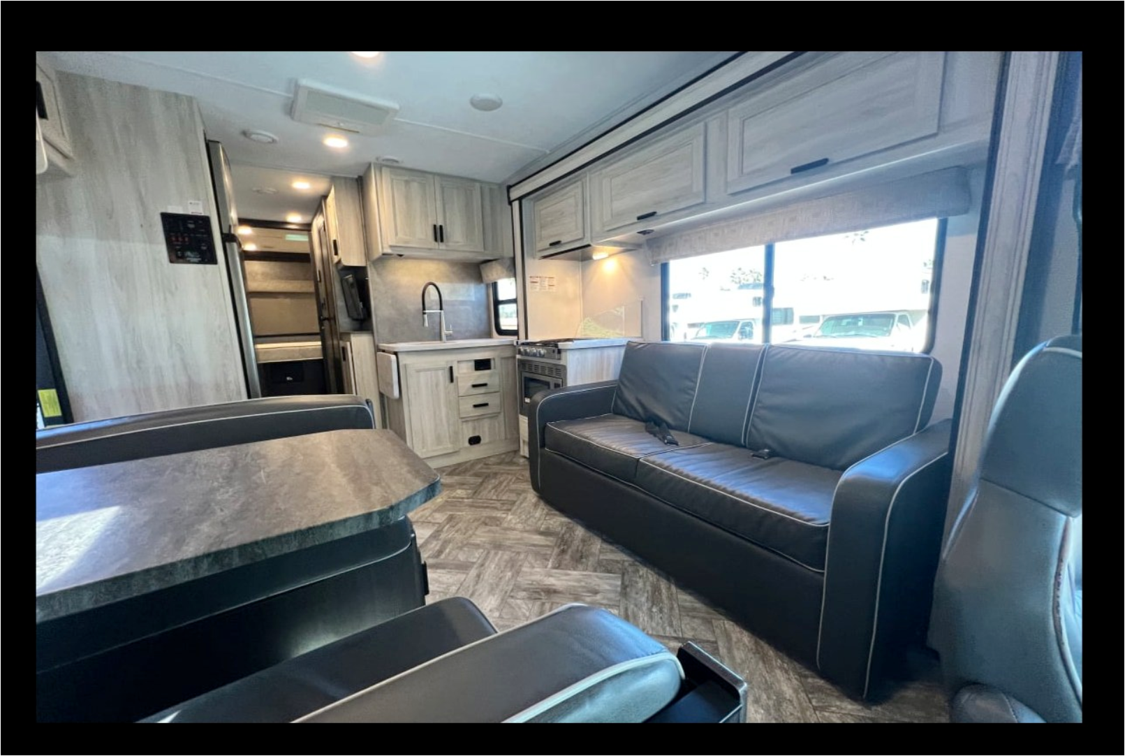 C15 Luxury SUNSEEKER 10 Sleeper w Bunks! 2 SlideRooms - STARLINK Internet