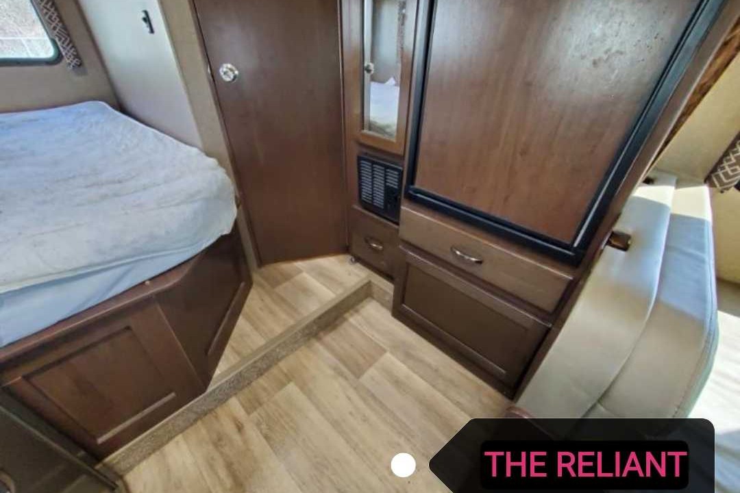 "THE RELIANT" - Thor Four Winds 23U Class C