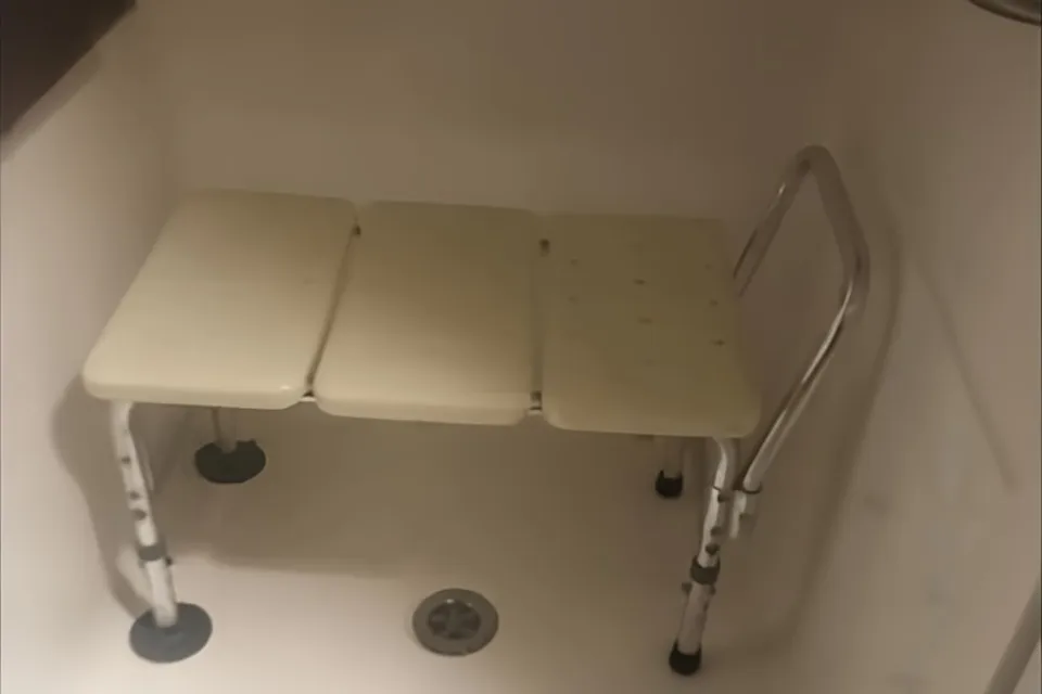 Wheelchair accessible RV travel trailer