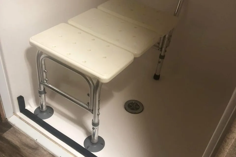 Wheelchair accessible RV travel trailer