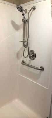 Wheelchair accessible RV travel trailer