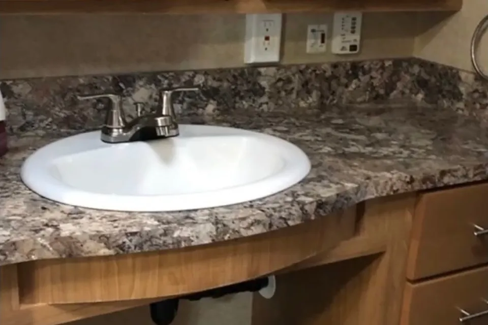Wheelchair accessible RV travel trailer