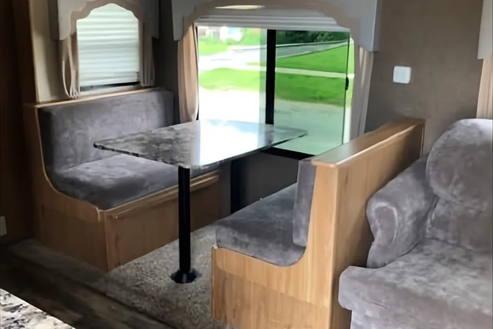 Wheelchair accessible RV travel trailer