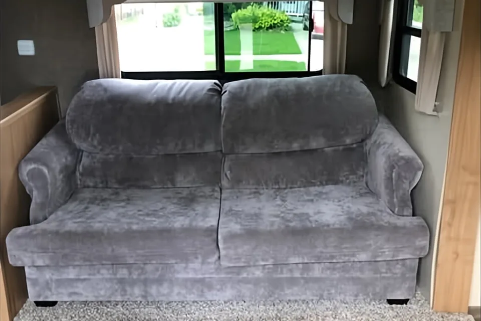 Wheelchair accessible RV travel trailer